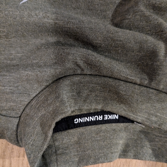Nike running long sleeve - Picture 4 of 6